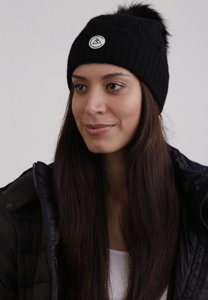 CASH-MERE MIT ZOPFMUSTER UND BOMMEL - Gorro - schwarz