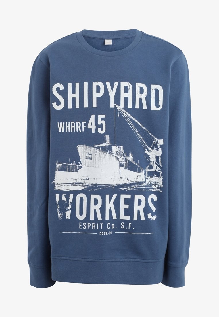 Sweat-shirt bleu avec un graphique blanc représentant un navire amarré, une grue et le texte "SHIPYARD WHARF 45 WORKERS ESPRIT Co. S.F."