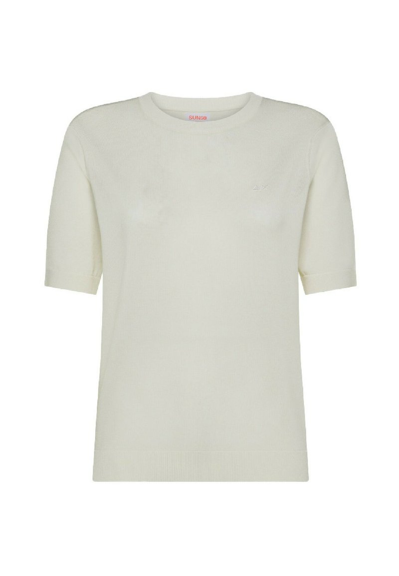 Maglione corto a maniche corte di colore crema chiaro con scollatura rotonda, texture a coste e dettaglio logo discreto sul davanti.