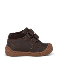 Scarpe in pelle marrone con due cinturini a strappo regolabili, punta arrotondata, suola in gomma testurizzata e sottili dettagli di cucitura lungo i lati.