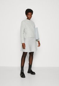 TOM TAILOR DENIM Falda plisada - basic light grey melange