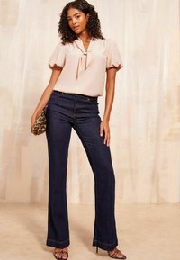 Friends Like These BOW FRONT WITH PUFF SLEEVE  - REGULAR FIT - Pusero - pink