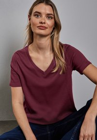 Street One V-NECK - Jednoduché tričko - rot