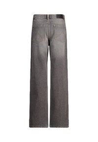 Jeans de pierna ancha en denim gris deslavado, con una cintura alta, dos bolsillos traseros con un sutil patrón de costura y un corte recto.