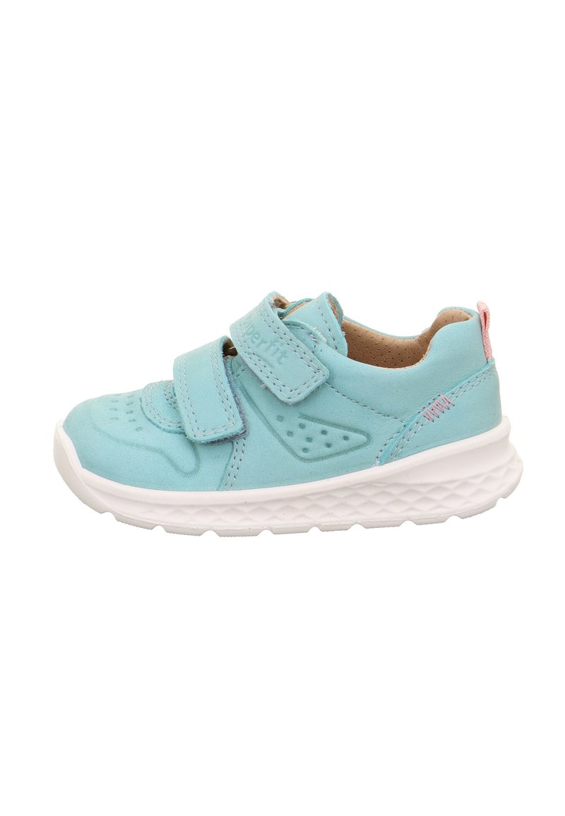 Blauer Kinder-Athletic-Schuh mit zwei Klettverschlüssen, glattem Synthetik-Obermaterial, weißer strukturiertem Sohle und pinkem Akzent an der Ferse.