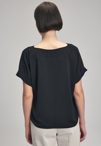 adL SHORT SLEEVES V NECK  - T-shirt basic - black