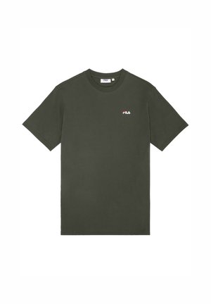 Maglietta verde scuro a maniche corte con scollo rotondo e piccolo logo FILA sul petto a sinistra.