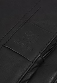 Strellson HYDE PARK SHOULDERBAG - Skuldertasker - black