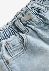 Next REGULAR FIT - Short en jean - denim light wash