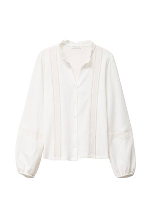 Witte blouse met knopen van gestructureerde stof, voorzien van een gerimpelde kraag, lange pofmouwen en een decoratieve kanten afwerking die verticaal loopt.