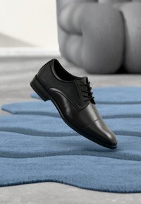 Επιλέχθηκε, black