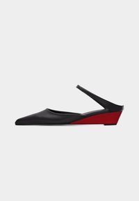 Δεν επιλέχθηκε, black/bright red