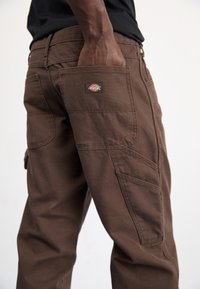 Dickies CARPENTER PANT - Trousers - dark brown