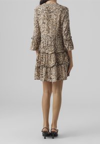 Vero Moda Sukienka koszulowa