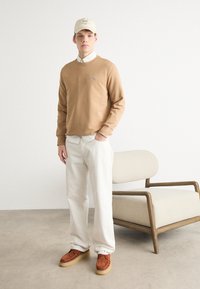 GANT SHIELD C NECK - Sweater - warm khaki