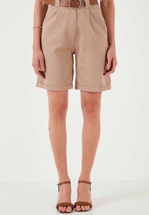 REGULAR FIT - Šorti - camel