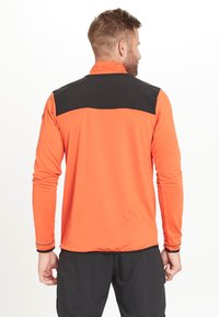 Endurance MIDLAYER - Langarmshirt - flame