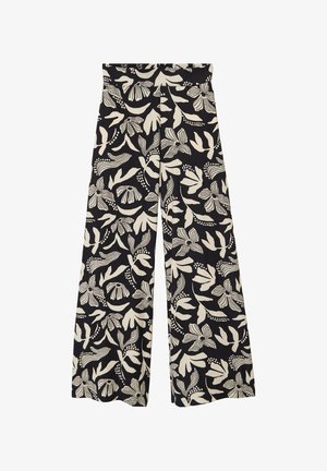 Pantalones negros de pernera ancha con un estampado de flores y hojas blancas por todo, con cintura alta y detalle de pliegue frontal.