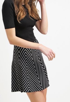 Jumper dress - black