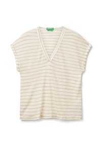 T-shirt beige con scollo a V e maniche corte, caratterizzata da righe orizzontali in una tonalità più chiara. Realizzata in un tessuto morbido e strutturato.