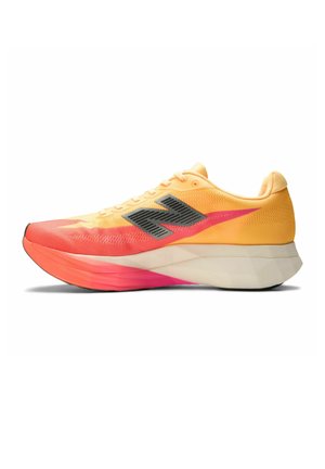 New Balance SC ELITE V5 LONDON MARATHON - Laufschuh Straße - tangerine heat white peach