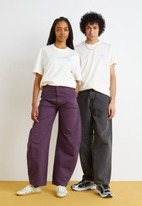 adidas Originals JAPAN MASCOT TE UNISEX - Marškinėliai su spaudiniu - off white