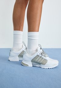 adidas Originals - CLIMACOOL - Sneakers low - white/matte silver-coloured Imagine miniatură 1
