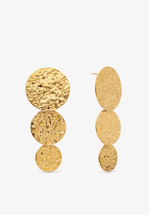 Lange gouden hangende oorbellen met drie gestructureerde cirkelvormige schijven van afnemende grootte die verticaal verbonden zijn.