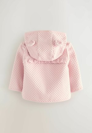 Gequiltete rosa Jacke mit Kapuze, verziert mit rüschenförmigem Saum und kleinen Schleifenakzenten an der Kapuze, strukturiertem Stoff und langen Ärmeln.