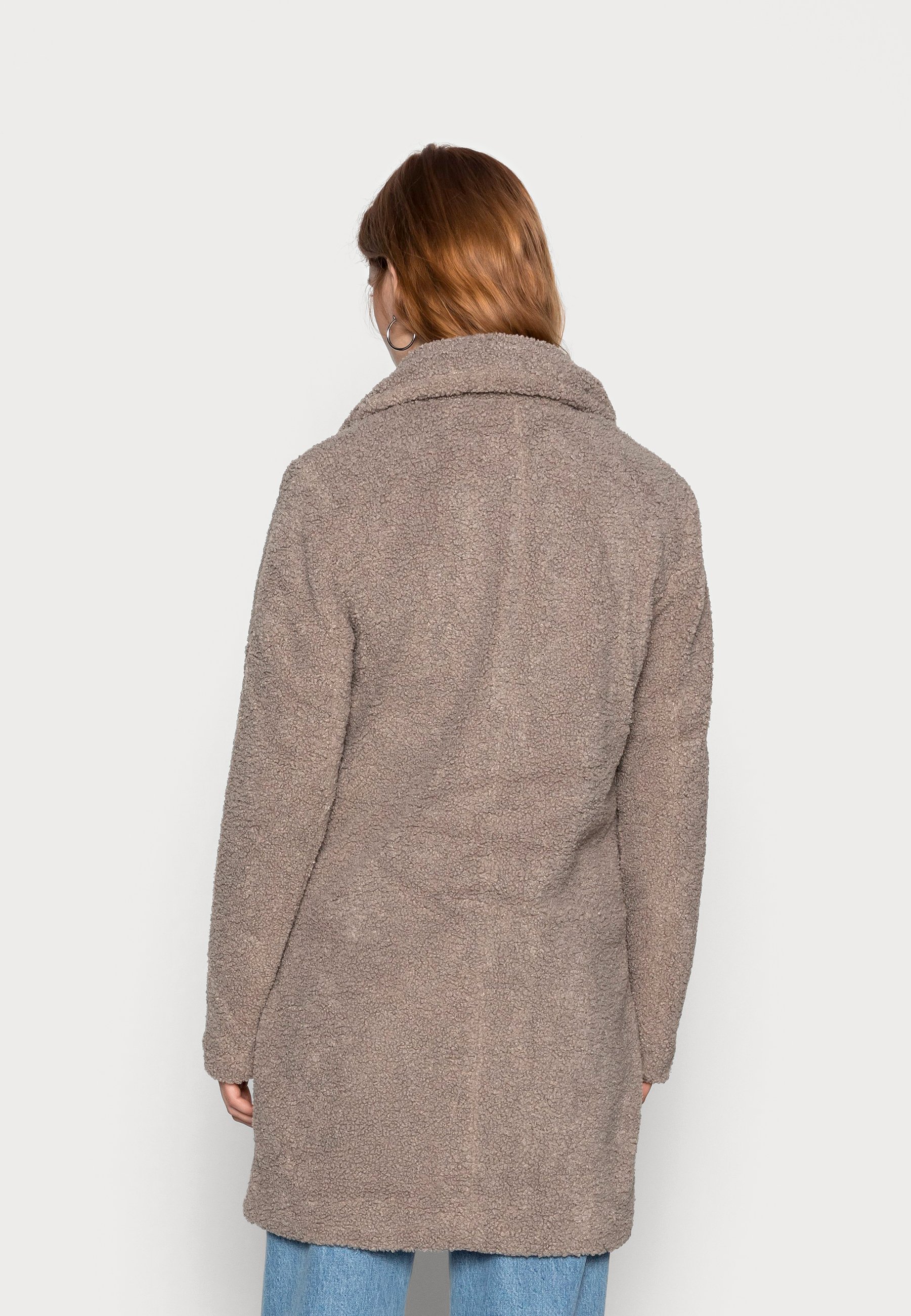 vila oversized teddy coat