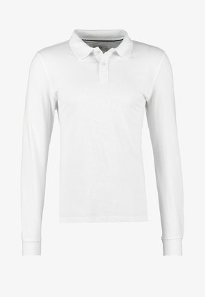 Polo à manches longues en coton blanc, avec un col, une patte de boutonnage à trois boutons et une texture unie sans motifs ni ornements.