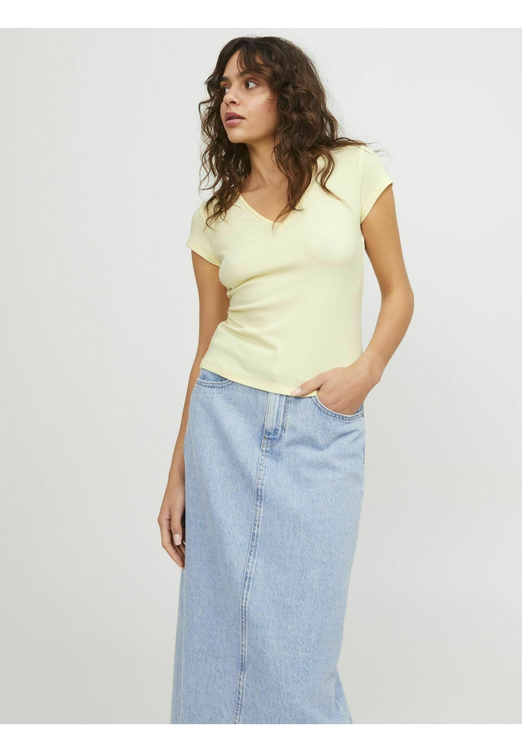 JACK & JONES Damen T-Shirt Jxflorie – Cropped, Rippstrick, Kurzarm, O-Neck, Schmal Geschnitten