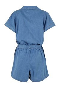 Combinaison short en denim bleu à manches courtes avec taille élastique et col, vue de dos.