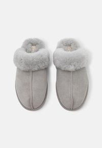 UGG SCUFFETTE II - Chinelos - cobble