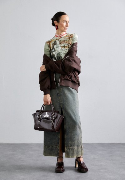 Vivienne Westwood BETTY MEDIUM HANDBAG - Handbag - brown