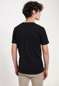 Marvel GUARDIANS OF THE GALAXY CLASSIC GROOT PLANTS - T-shirt z nadrukiem