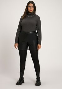 Ulla Popken TAILLE CONFORTABLE - Shorts - black