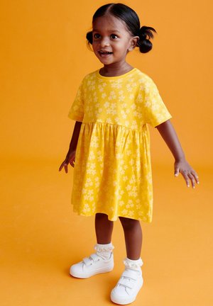 Next TEXTURED REGULAR FIT - Žerzejové šaty - yellow
