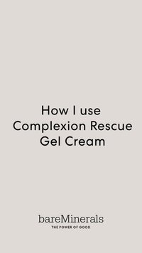 Texten har titeln "Hur jag använder Complexion Rescue Gel Cream" i fet, svart stil på en ljusbeige bakgrund, under varumärket "bareMinerals."