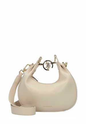 Borsa a mano in pelle beige con forma arrotondata, hardware dorato, un accento distintivo del logo e una tracolla regolabile.