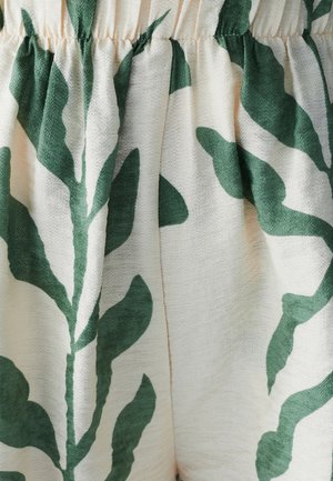 ST MRLO KADY - Shorts - sage green leaf