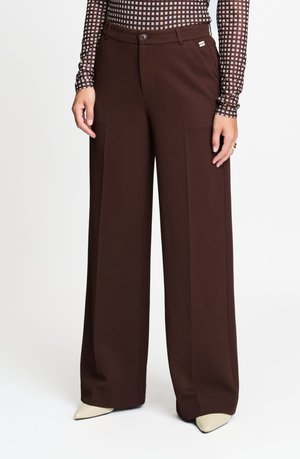 POM Amsterdam, PANTS - LOLA CHOCOLATE BROWN - Broek - brown