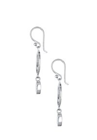 Silberne Tropfengriffe mit ovalem Design und rundem Akzent, polierte Oberfläche und ein kleiner dekorativer Kristall an der Basis.