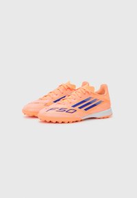 adidas Performance F50 LEAGUE UNISEX - Jalkapallokengät nurmikolle - beam orange/lucid blue/ftwr white