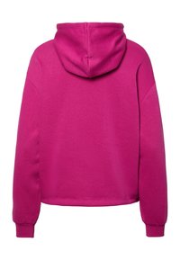 Różowa bluza z kapturem ze sznurkiem, długimi rękawami oraz ściągaczami na mankietach i u dołu. Wykonana z miękkiego materiału o gładkiej fakturze.