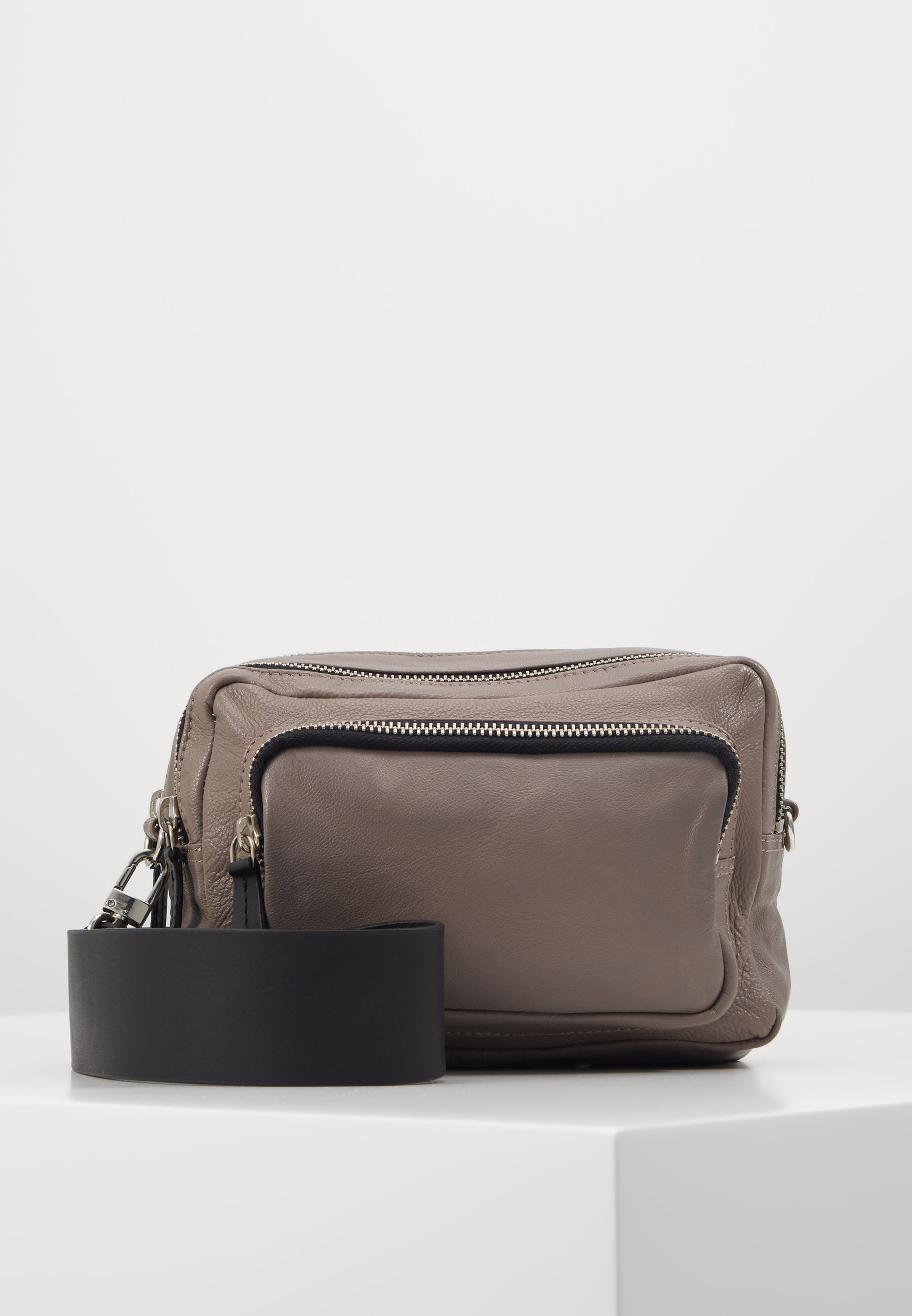 crossbody väska zalando crossbody väska zalando