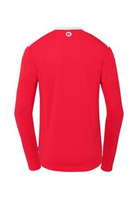 Rød langærmet skjorte med hvid krave og skulderdetaljer. Lavet af glat stof; har et lille logosymbol ved nakken.