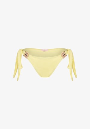 Geel bikini onderstuk met zijsnoeringen, voorzien van decoratieve roségouden hardwareaccenten en een soepele, rekbare stoftextuur.