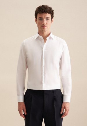 SHAPED - Zakelijk overhemd - white