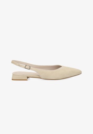 Chaussure plate femme en daim beige à bride arrière, bout pointu, sangle à boucle réglable et petit talon bloc.